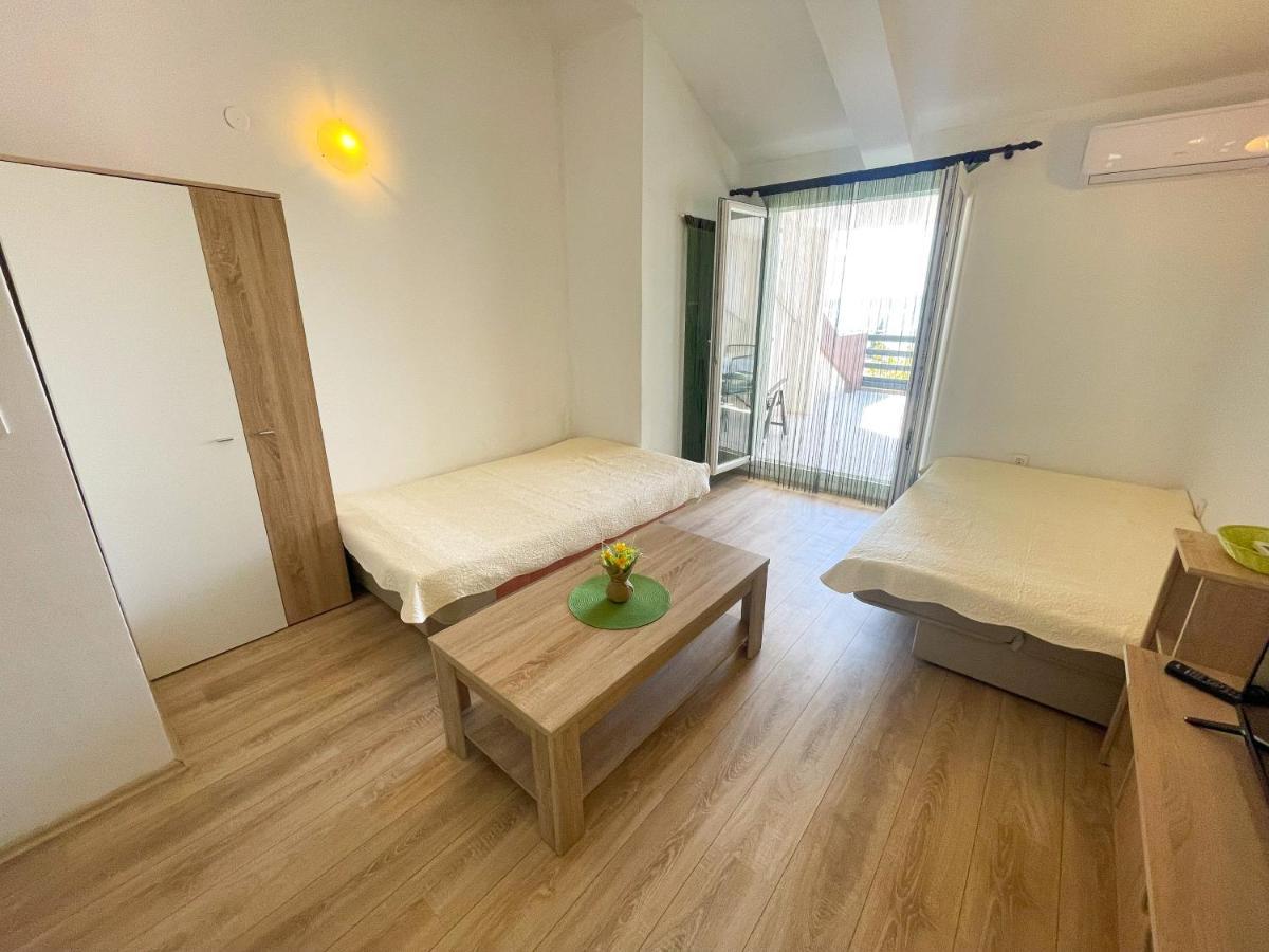 Apartmani Milan Crikvenica Bagian luar foto