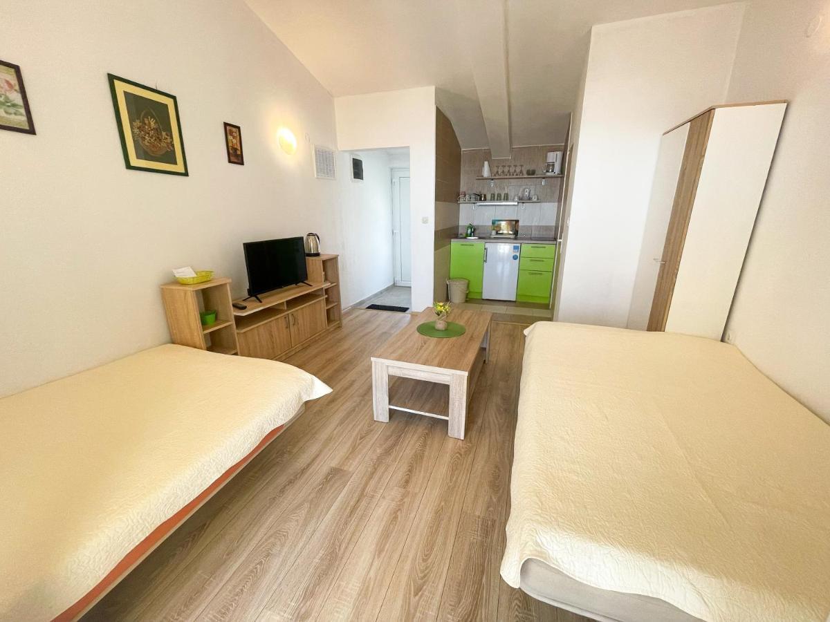 Apartmani Milan Crikvenica Bagian luar foto