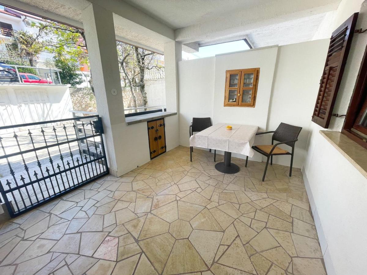 Apartmani Milan Crikvenica Bagian luar foto
