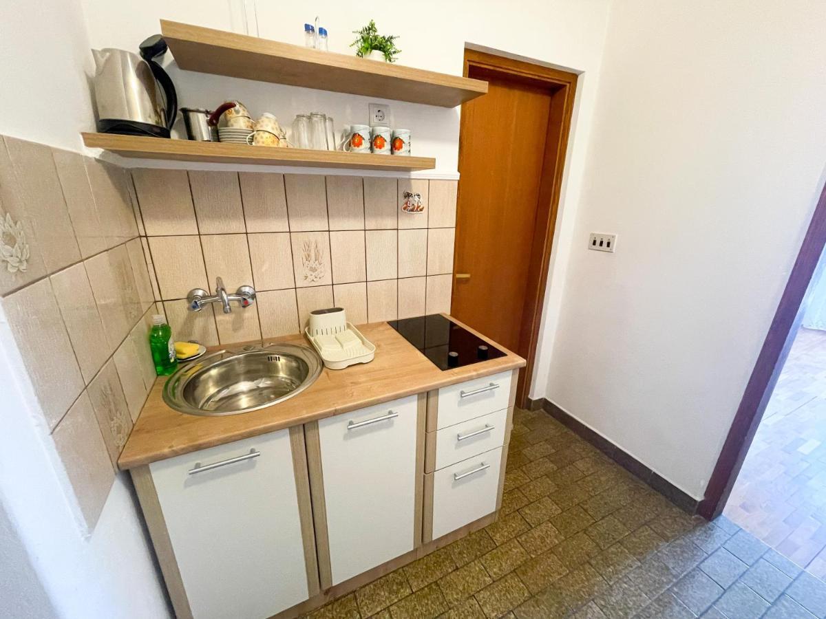 Apartmani Milan Crikvenica Bagian luar foto
