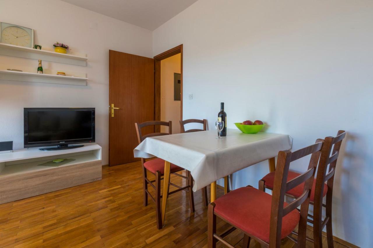 Apartmani Milan Crikvenica Bagian luar foto